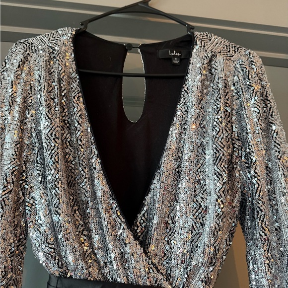 Lulu's Shimmering Silver Sequin Romper w/ black belt / sash - Picture 6 of 6
